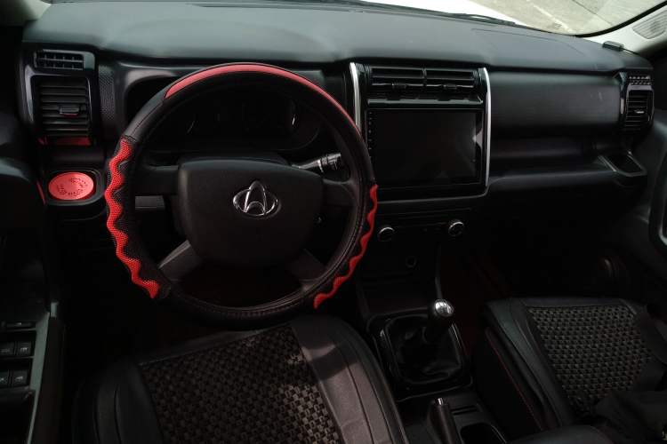 Used CHANGAN OSHAN X70A 2020 1.5L Manual Classic Trim Center Console