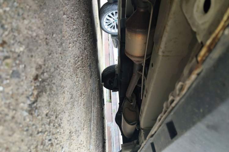 Used CHANGAN OSHAN X70A 2020 1.5L Manual Base Version Chassis Front Left