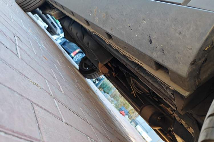 Used CHANGAN OSHAN X70A 2020 1.5L Manual Comfort Version Chassis Front Right
