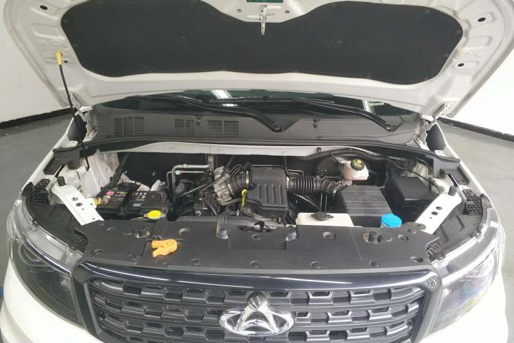 Used CHANGAN OSHAN X70A 2020 1.5L Manual Base Version Engine Bay