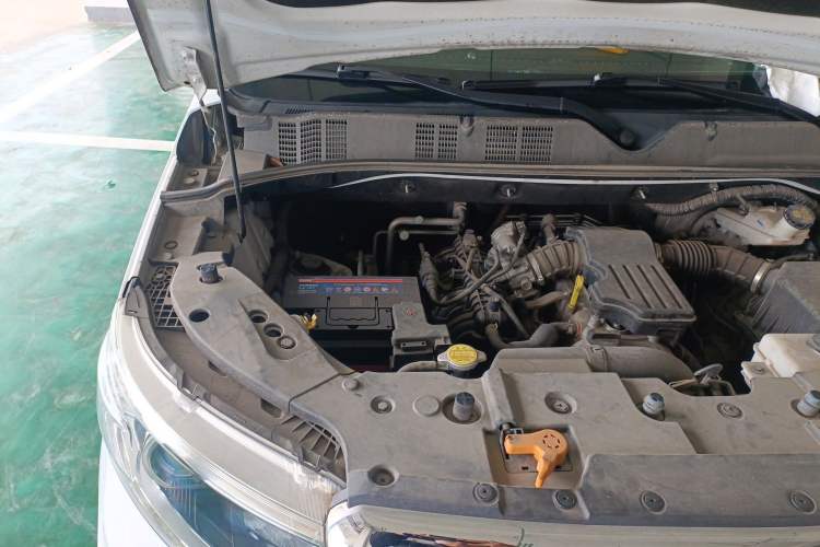 Used CHANGAN OSHAN X70A 2020 1.5L Manual Elite Version Engine Bay Right