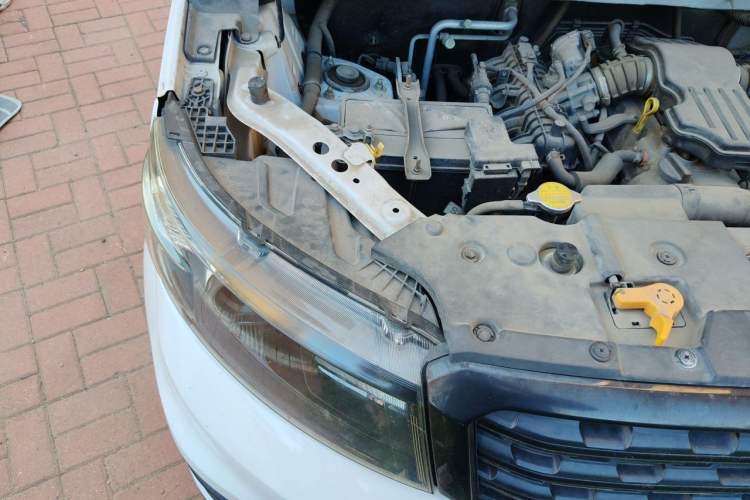 Used CHANGAN OSHAN X70A 2020 1.5L Manual Base Version Engine Bay Right