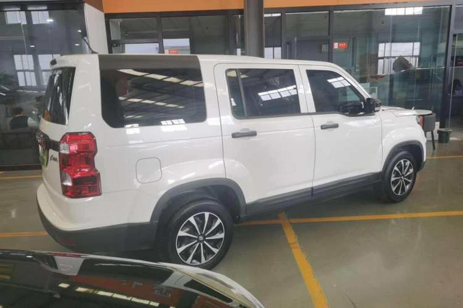 Used CHANGAN OSHAN X70A 2020 1.5L Manual Base Version Exterior 3
