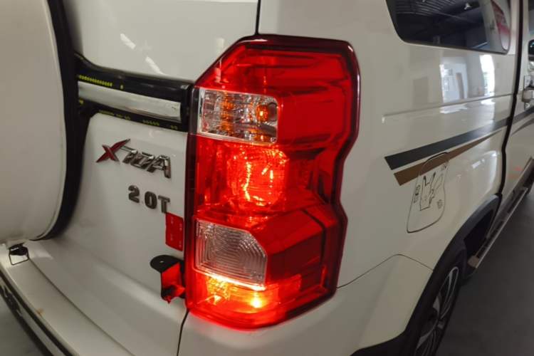 Used CHANGAN OSHAN X70A 2020 1.5L Manual Base Version Exterior 3