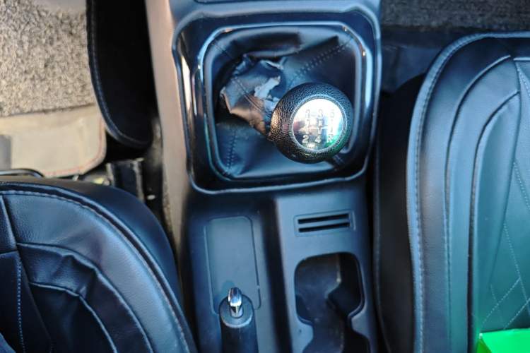 Used CHANGAN OSHAN X70A 2020 1.5L Manual Comfort Version Gear Lever