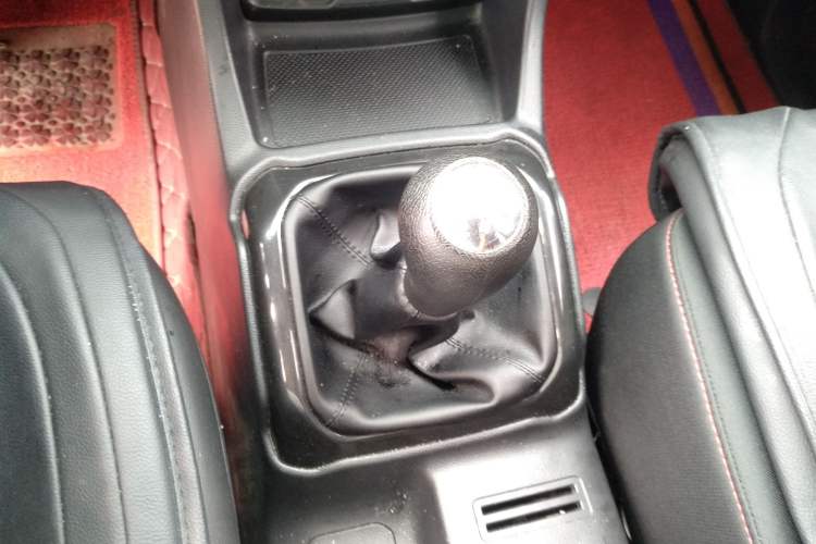 Used CHANGAN OSHAN X70A 2020 1.5L Manual Classic Trim Gear Lever