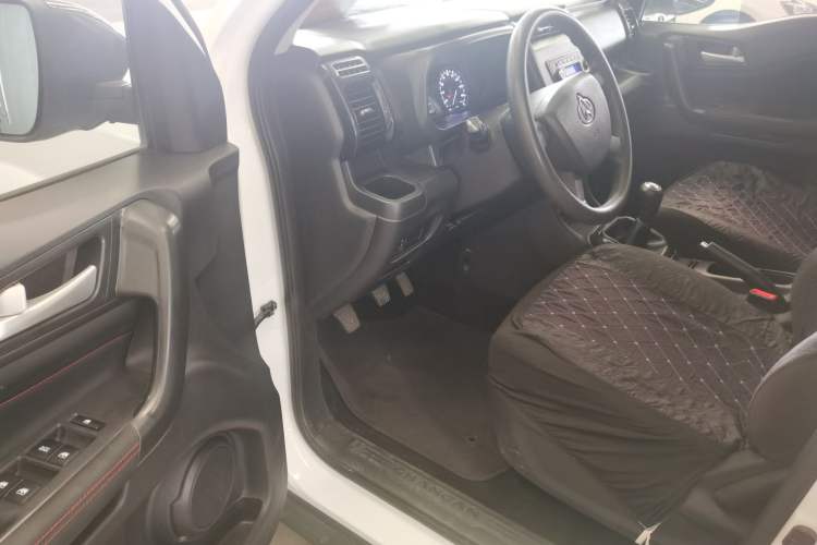 Used CHANGAN OSHAN X70A 2020 1.5L Manual Base Version Interior 2