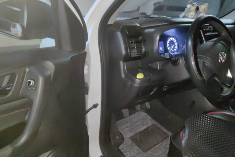 Used CHANGAN OSHAN X70A 2020 1.5L Manual Comfort Version Interior 3
