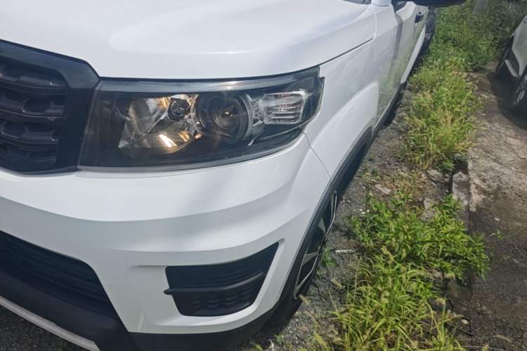 Used CHANGAN OSHAN X70A 2020 1.5L Manual Base Version Left Front Headlight