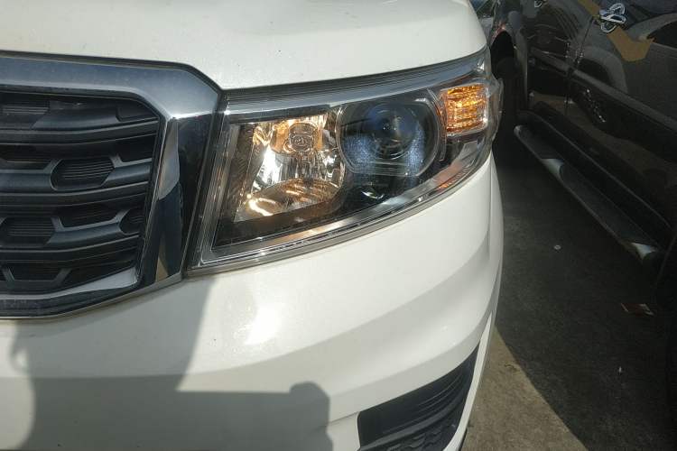 Used CHANGAN OSHAN X70A 2020 1.5L Manual Standard Edition Left Front Headlight