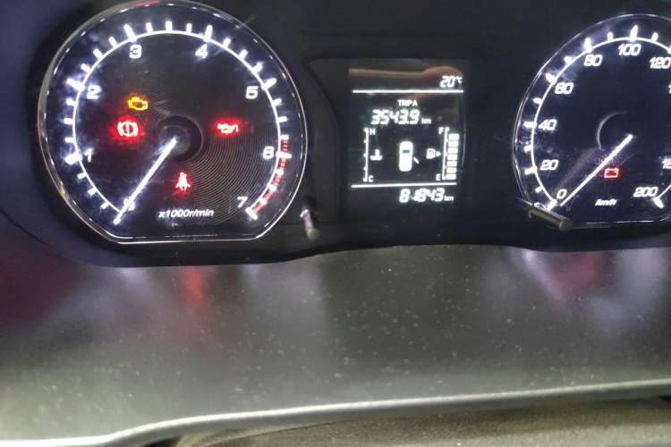 Used CHANGAN OSHAN X70A 2020 1.5L Manual Standard Edition Odometer Close Up