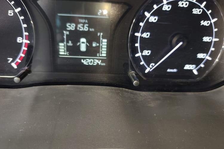 Used CHANGAN OSHAN X70A 2020 1.5L Manual Base Version Odometer Close Up