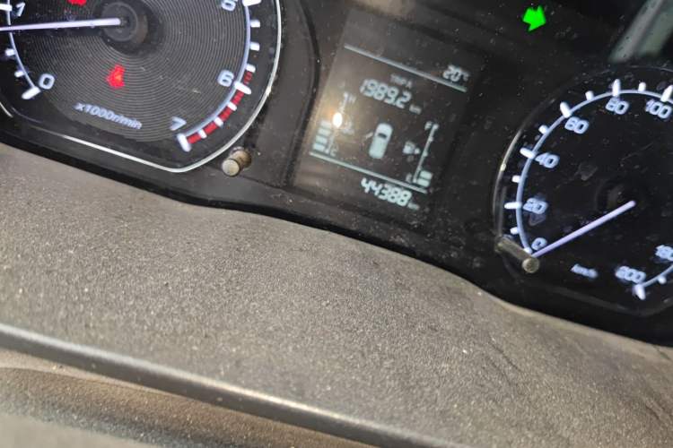 Used CHANGAN OSHAN X70A 2020 1.5L Manual Base Version Odometer Close Up