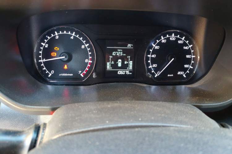 Used CHANGAN OSHAN X70A 2020 1.5L Manual Base Version Odometer Close Up