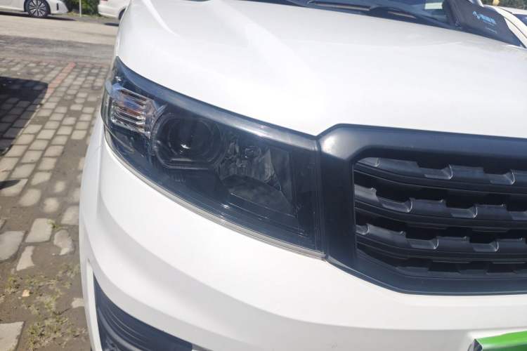 Used CHANGAN OSHAN X70A  Right Front Headlight