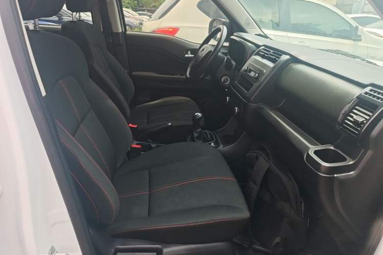 Used CHANGAN OSHAN X70A 2020 1.5L Manual Base Version Right Front Seat