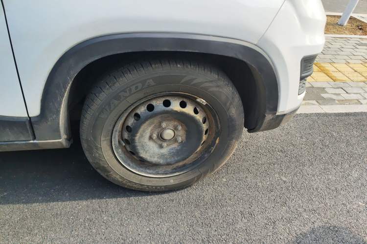 Used CHANGAN OSHAN X70A 2020 1.5L Manual Base Version Right Front Wheel Hub