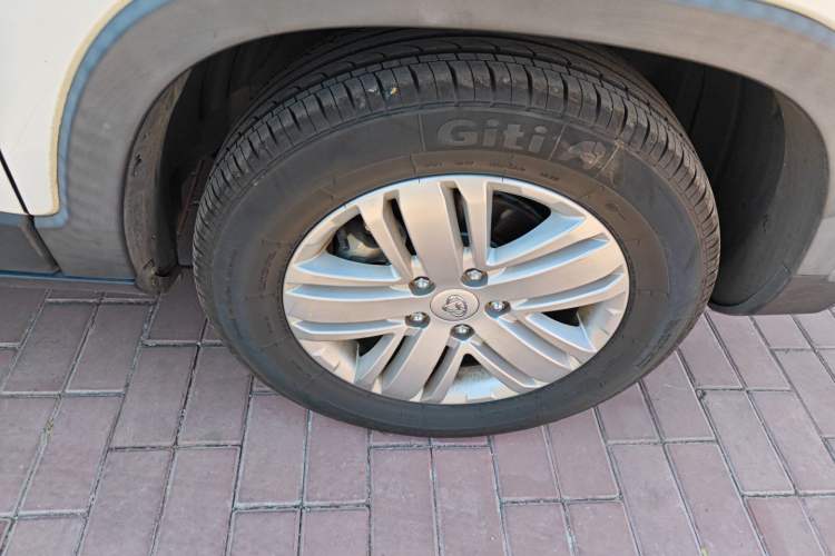 Used CHANGAN OSHAN X70A 2020 1.5L Manual Comfort Version Right Front Wheel Hub