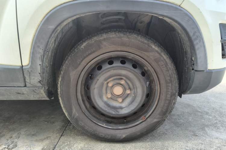 Used CHANGAN OSHAN X70A 2020 1.5L Manual Standard Edition Right Front Wheel Hub