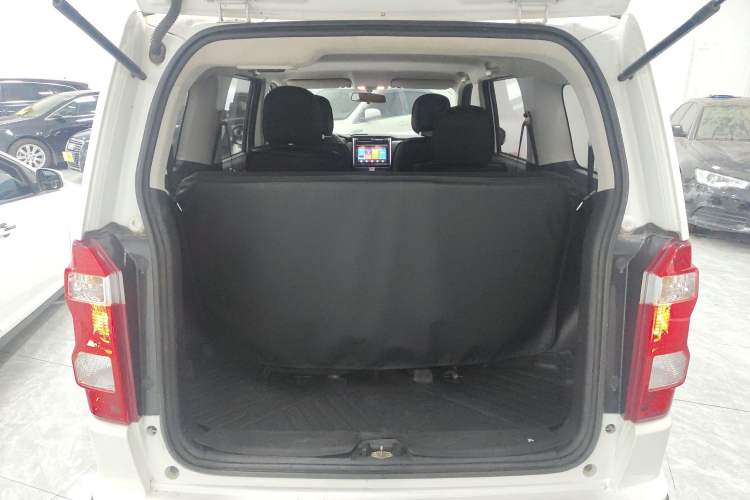 Used CHANGAN OSHAN X70A 2020 1.5L Manual Standard Edition Trunk