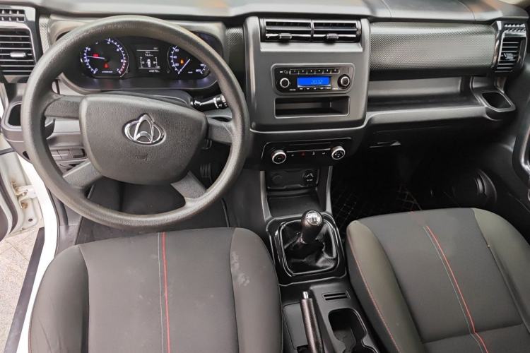 Used CHANGAN OSHAN X70A 2022 1.5L Manual Base Version Center Console
