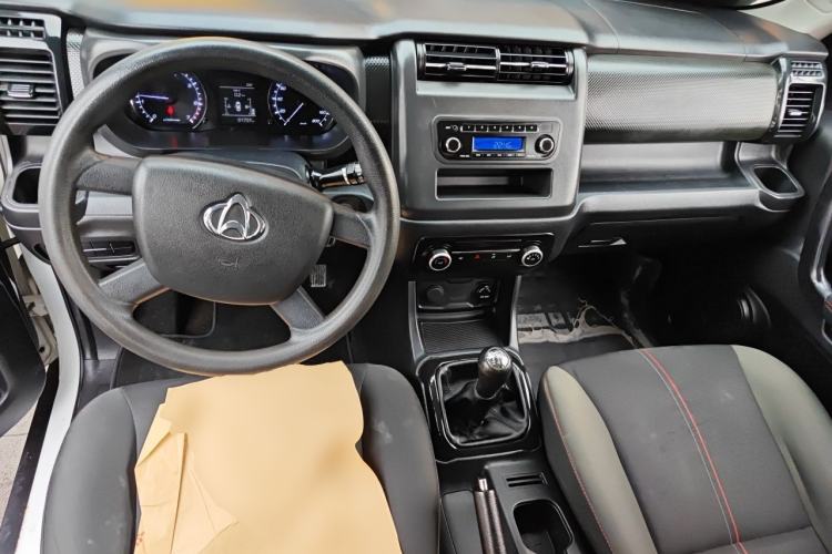 Used CHANGAN OSHAN X70A 2022 1.5L Manual Base Version Center Console