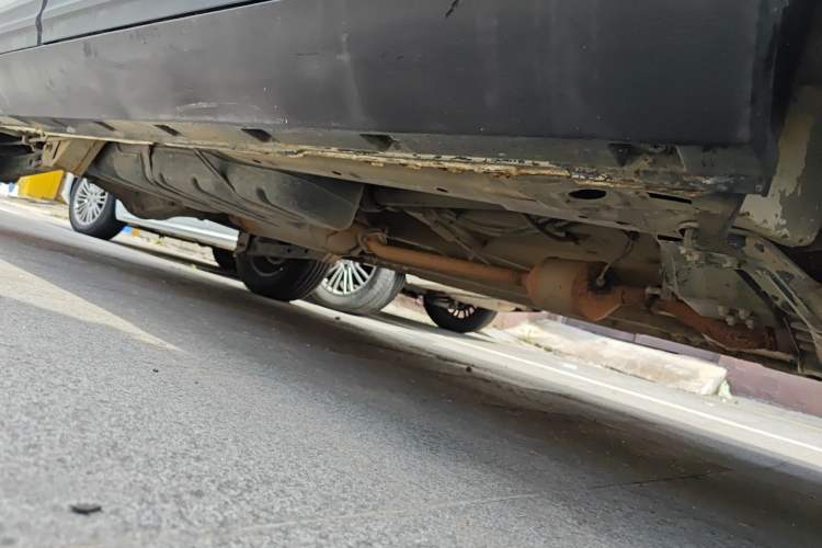 Used CHANGAN OSHAN X70A 2022 1.5L Manual Base Version Chassis Front Right