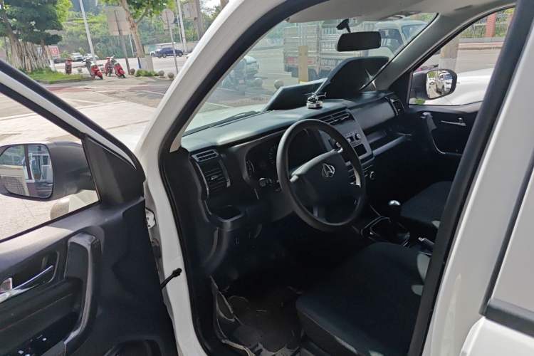 Used CHANGAN OSHAN X70A 2022 1.5L Manual Base Version Driver Seat