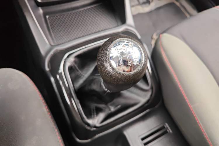 Used CHANGAN OSHAN X70A 2022 1.5L Manual Base Version Gear Lever