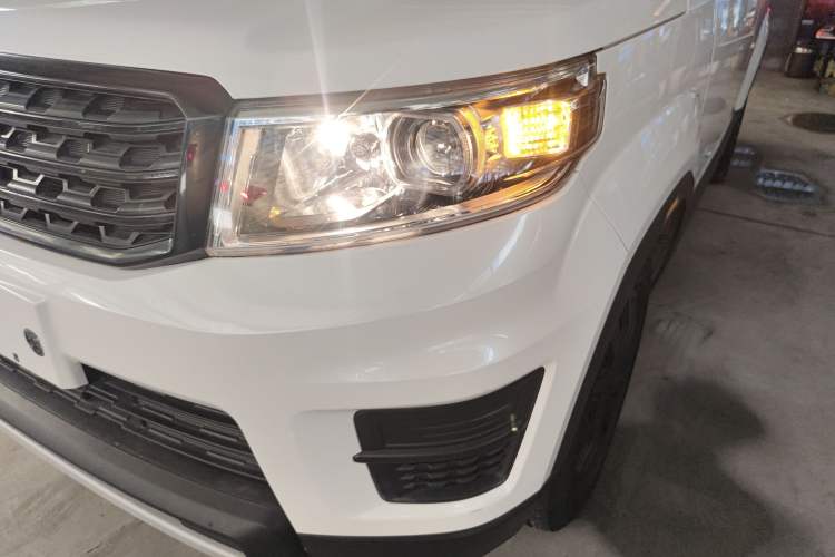 Used CHANGAN OSHAN X70A 2022 1.5L Manual Base Version Left Front Headlight