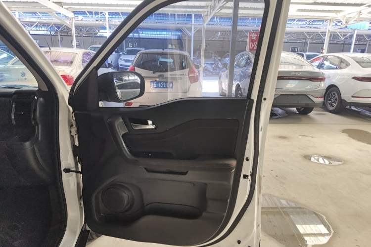 Used CHANGAN OSHAN X70A 2022 1.5L Manual Base Version Right Front Door Interior