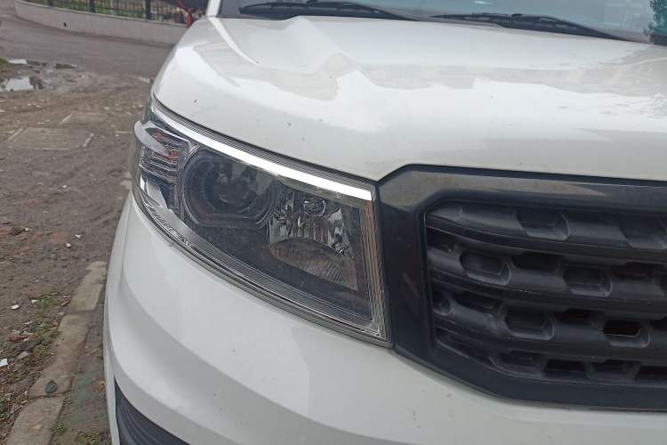 Used CHANGAN OSHAN X70A 2022 1.5L Manual Base Version Right Front Headlight