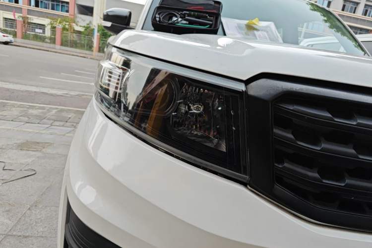Used CHANGAN OSHAN X70A 2022 1.5L Manual Base Version Right Front Headlight