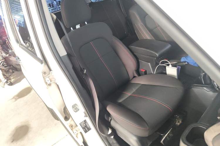 Used CHANGAN OSHAN X70A 2022 1.5L Manual Base Version Right Front Seat