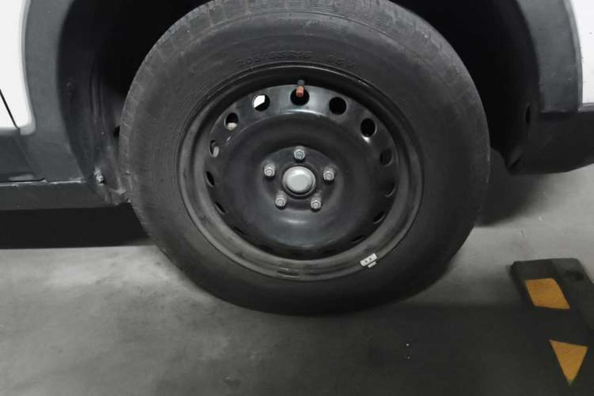 Used CHANGAN OSHAN X70A 2022 1.5L Manual Base Version Right Front Wheel Hub