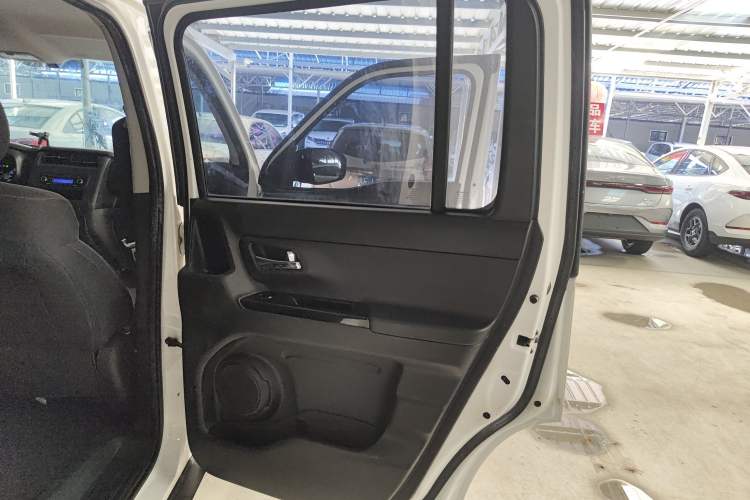 Used CHANGAN OSHAN X70A 2022 1.5L Manual Base Version Right Rear Door Interior