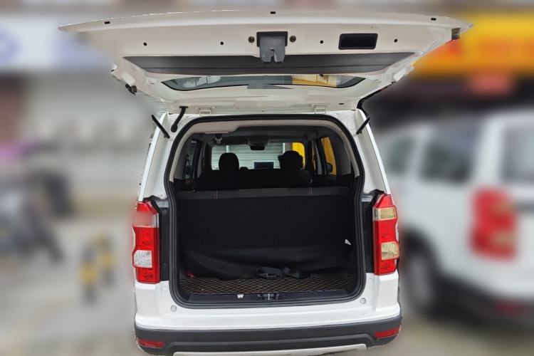 Used CHANGAN OSHAN X70A 2022 1.5L Manual Base Version Trunk