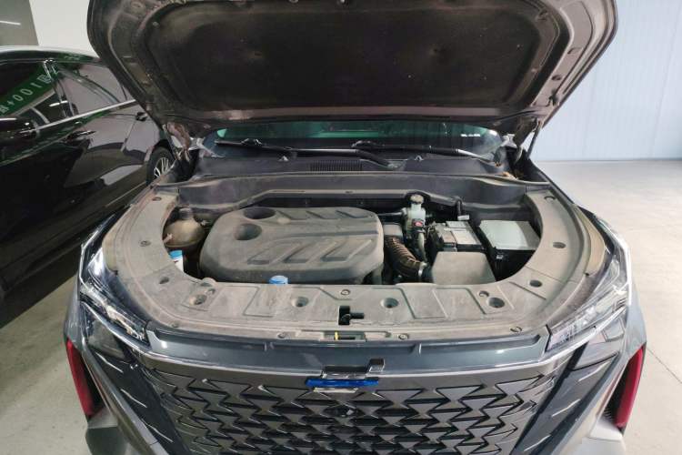 Used CHANGAN OSHAN Z6 2022 Blue Whale 1.5T DCT Smart Edition Engine Bay