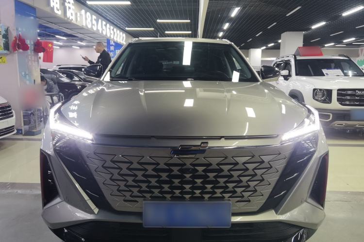 Used CHANGAN OSHAN Z6 2022 Blue Whale 1.5T DCT Smart Navigation Model Exterior 1
