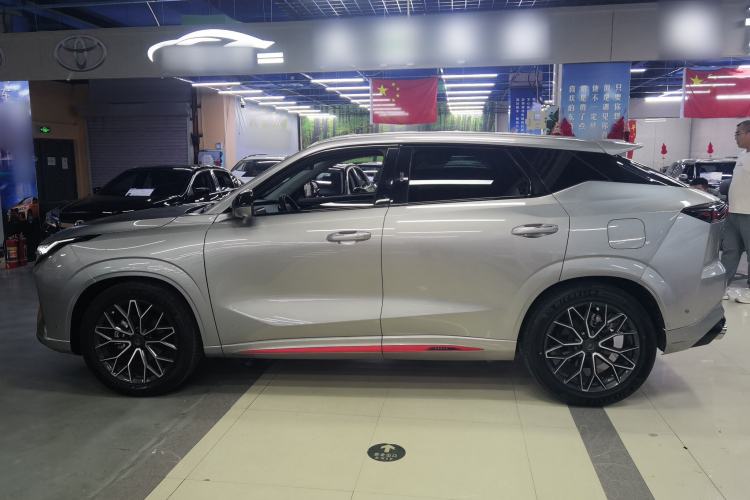 Used CHANGAN OSHAN Z6 2022 Blue Whale 1.5T DCT Smart Navigation Model Exterior 5