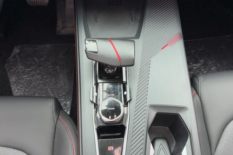Used CHANGAN OSHAN Z6 2022 Blue Whale 1.5T DCT Smart Edition Gear Lever