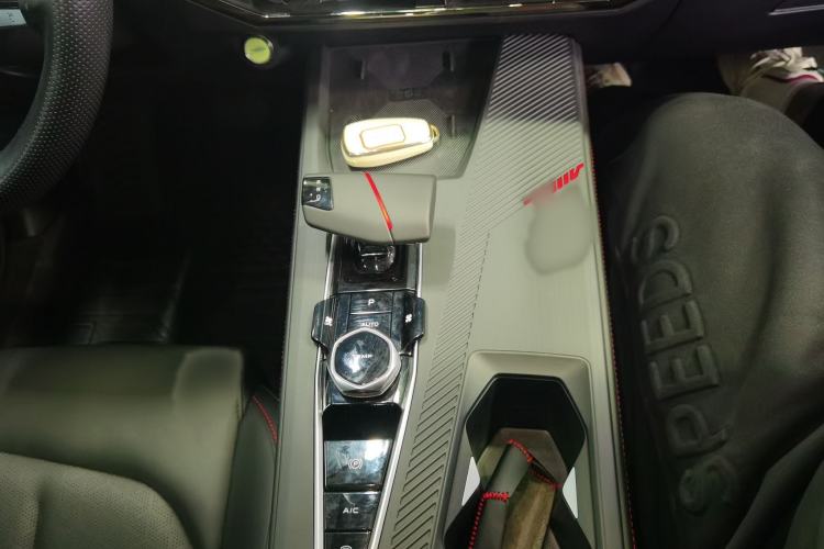 Used CHANGAN OSHAN Z6 2022 Blue Whale 1.5T DCT Smart Navigation Model Gear Lever