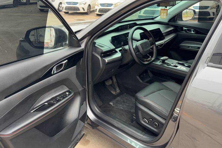 Used CHANGAN OSHAN Z6 2022 Blue Whale 1.5T DCT Smart Edition Interior 3