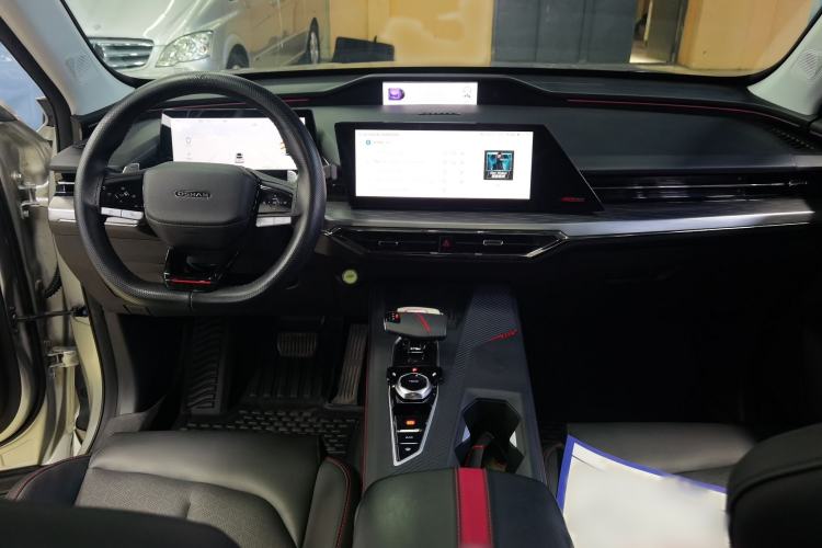 Used CHANGAN OSHAN Z6 2022 Blue Whale 1.5T DCT Smart Navigation Model Interior 3