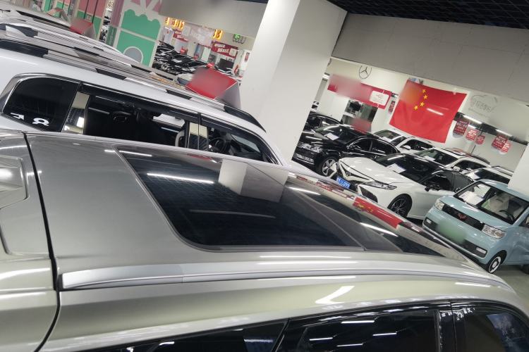 Used CHANGAN OSHAN Z6 2022 Blue Whale 1.5T DCT Smart Navigation Model Roof
