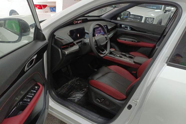 Used CHANGAN OSHAN Z6 2023 Blue Whale 1.5T DCT Smart Luxury Model Driver Seat