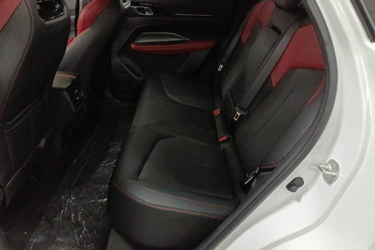Used CHANGAN OSHAN Z6 2023 Blue Whale 1.5T DCT Smart Luxury Model Left Rear Seat