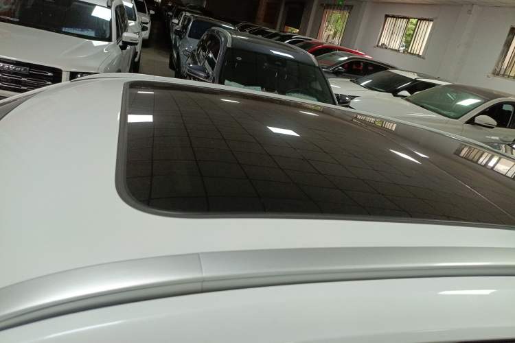 Used CHANGAN OSHAN Z6 2023 Blue Whale 1.5T DCT Smart Luxury Model Roof