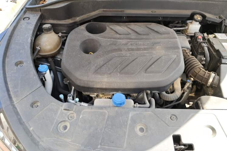 Used CHANGAN OSHAN Z6 2022 Blue Whale 1.5T DCT Smart Edition Urban Version Engine Bay Right