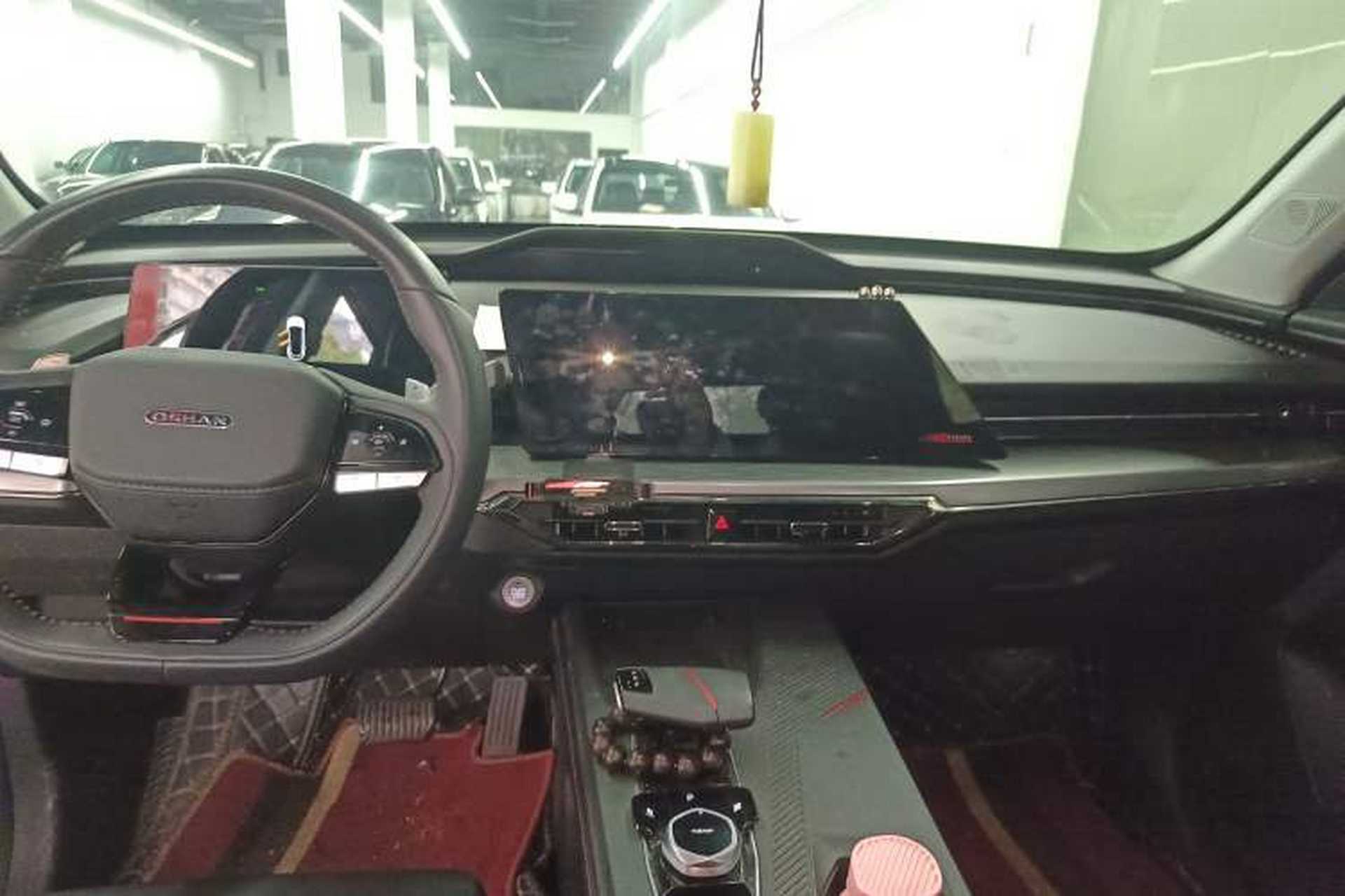 Used CHANGAN OSHAN Z6 2022 Blue Whale 1.5T DCT Smart Navigation Model Audio And AC Panel